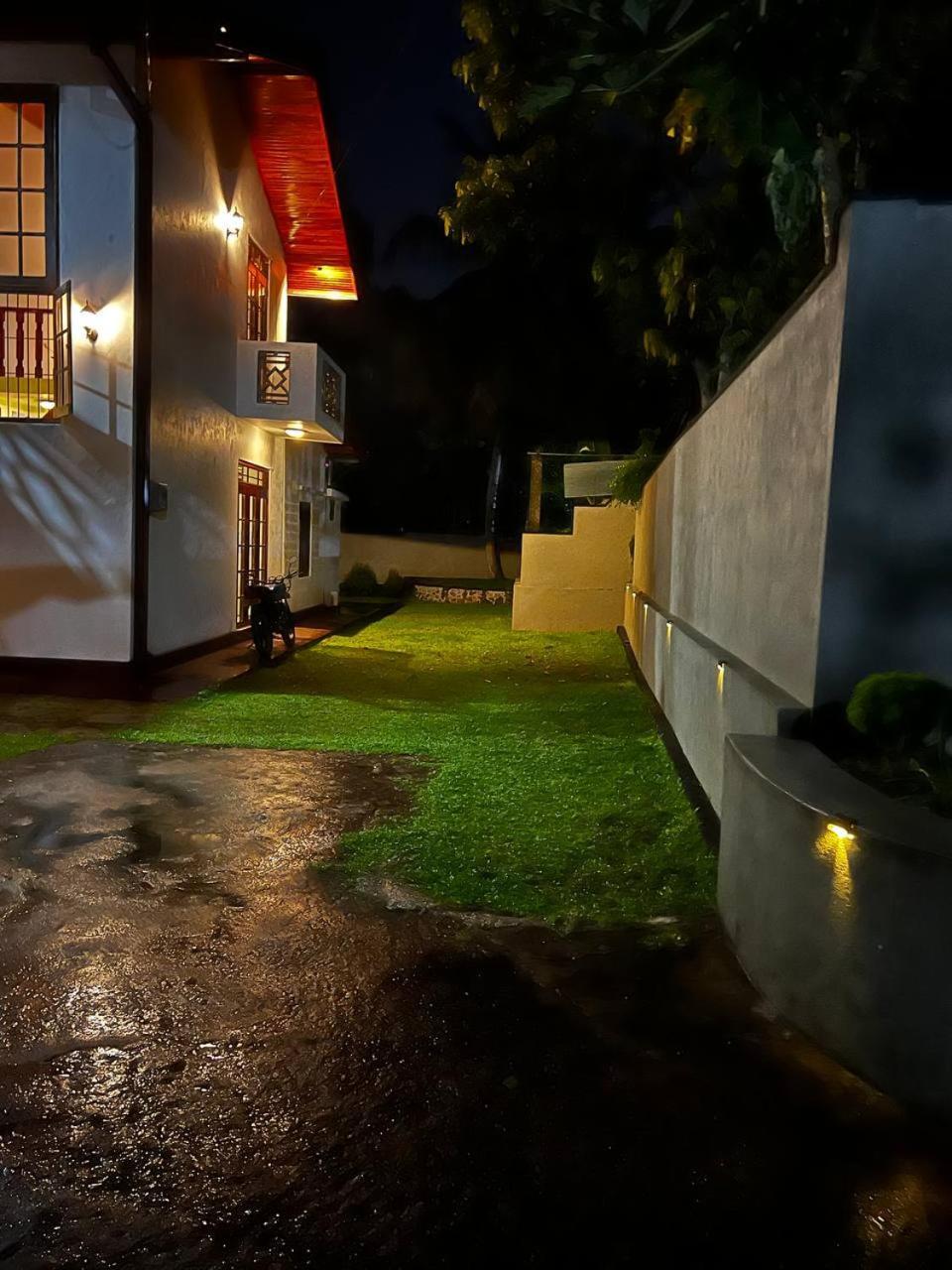 Urban Galle Villa Buitenkant foto